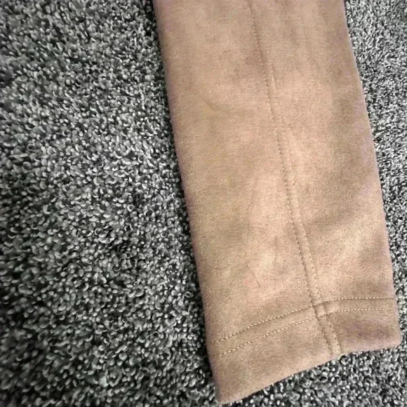 Tahari Faux Suede Leggings in Camel Color Women’s Size Small Stylish Comfortable - Picture 7 of 7